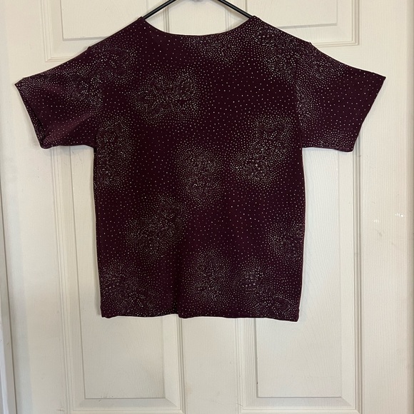 Very pretty Dark maroon blouse with sparkle floral like pattern. Size small - Picture 7 of 12